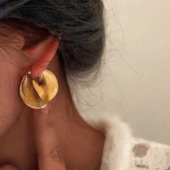 Anthropologie Jewelry - gold hoop earrings A571
